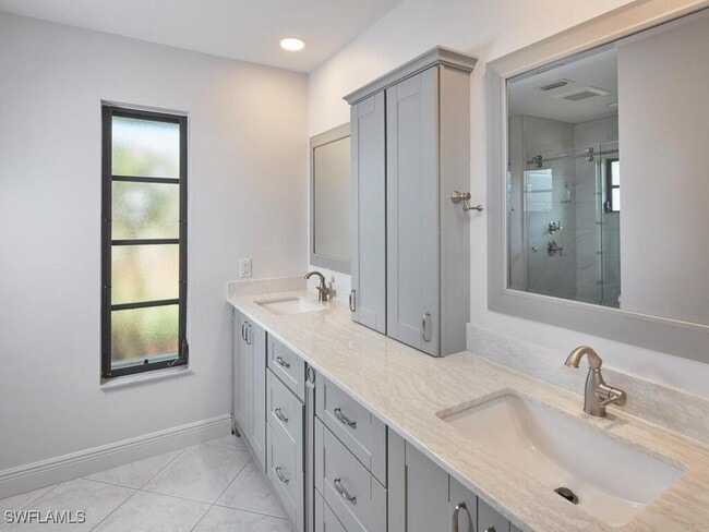 Building Photo - 213 Bay Meadows Dr