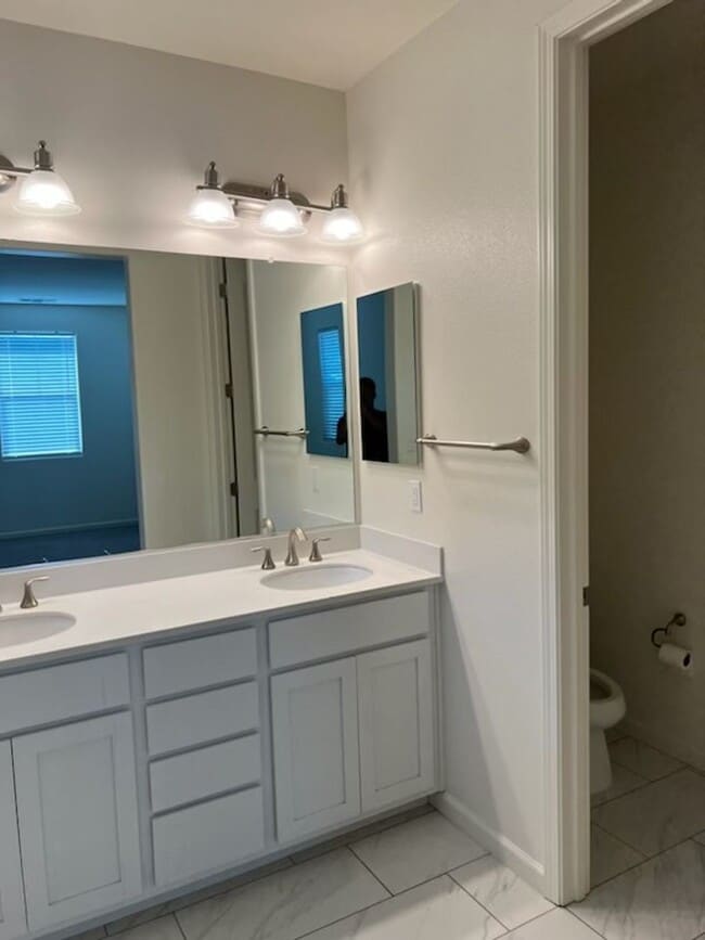 Building Photo - Spacious 3BR/2.5BA Home in Sacramento – $2,650, Utilities Included