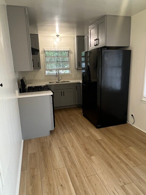 Building Photo - 2563 Treasure Dr