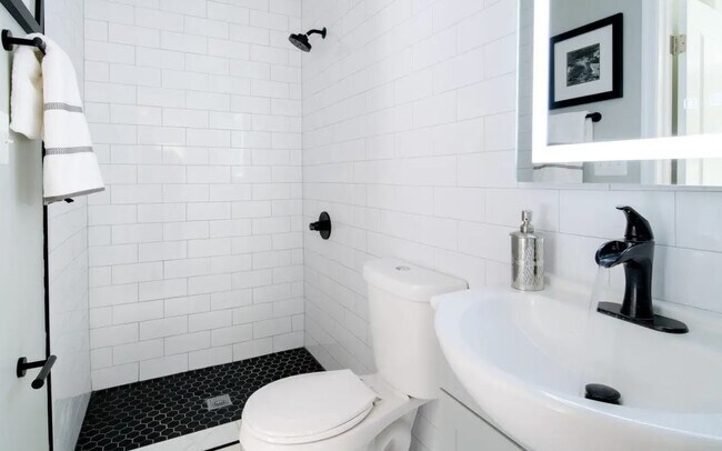 Building Photo - 4410 16th St NE