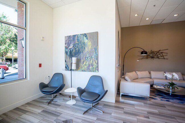 Building Photo - Fully Furnished Condo in the prestigious R...