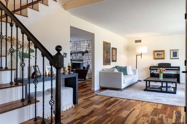 Building Photo - 9885 Belmont Ct