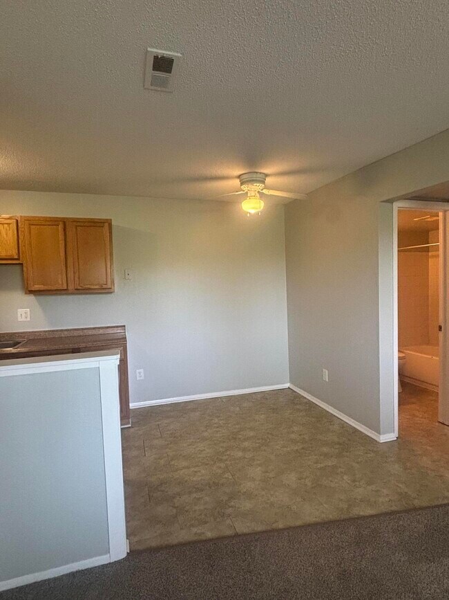 Building Photo - 131 Canfield St