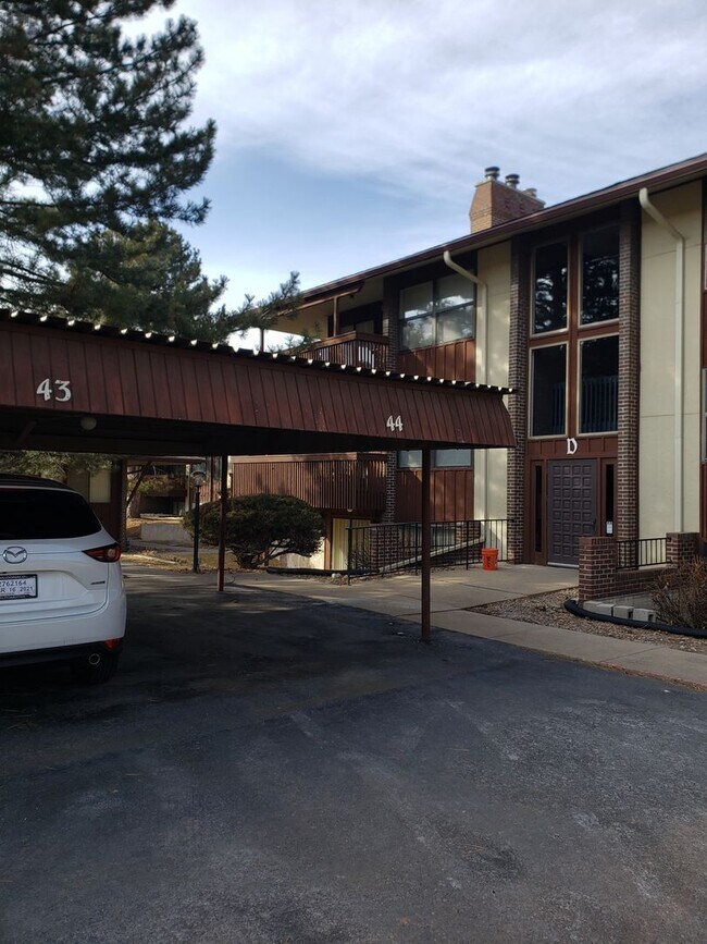 Building Photo - 500 Manhattan Dr