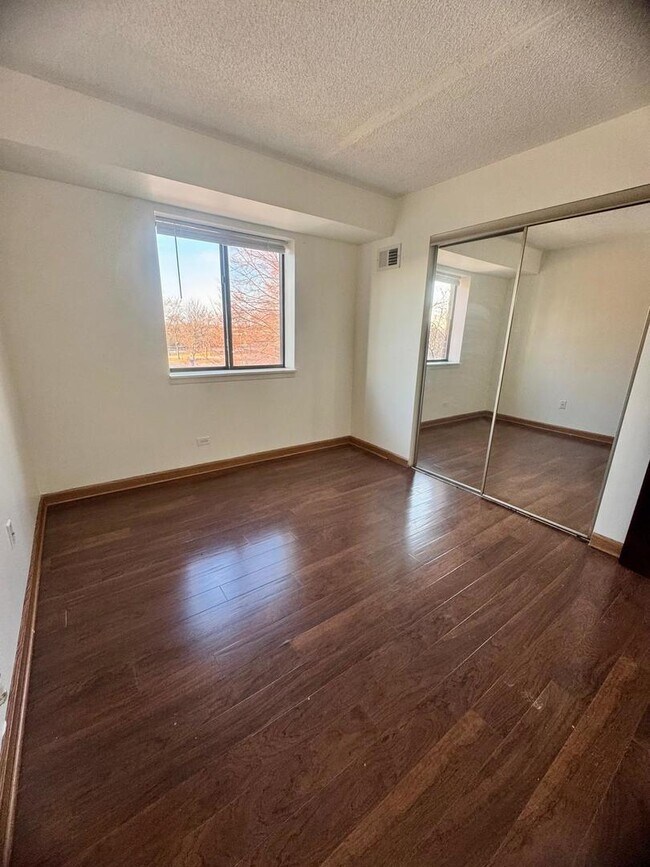 Building Photo - 1463 Mercury Dr