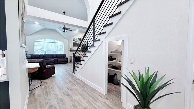 Building Photo - 2708 Sunnycreek Ln