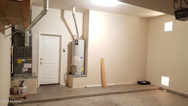 Building Photo - 13660 E High Plains Ranch St