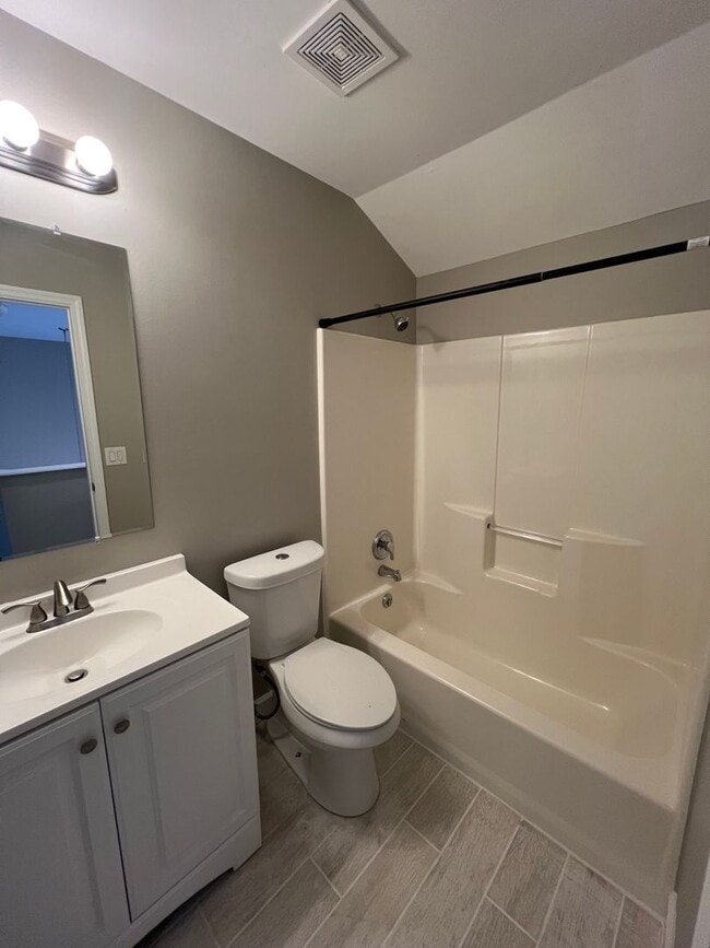 Building Photo - 716 Liberty Village Dr