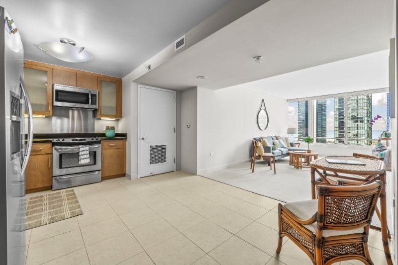 Building Photo - 1009 Kapiolani Blvd