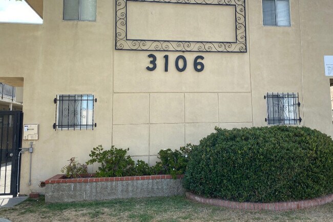 Primary Photo - 3106 Bagley Ave