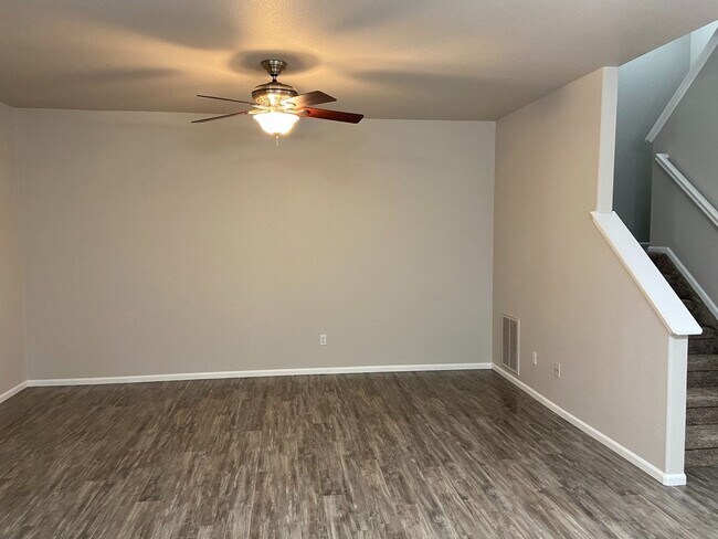 Building Photo - Newly Updated 3Bed/3Bath Townhome Near Ft Carson!