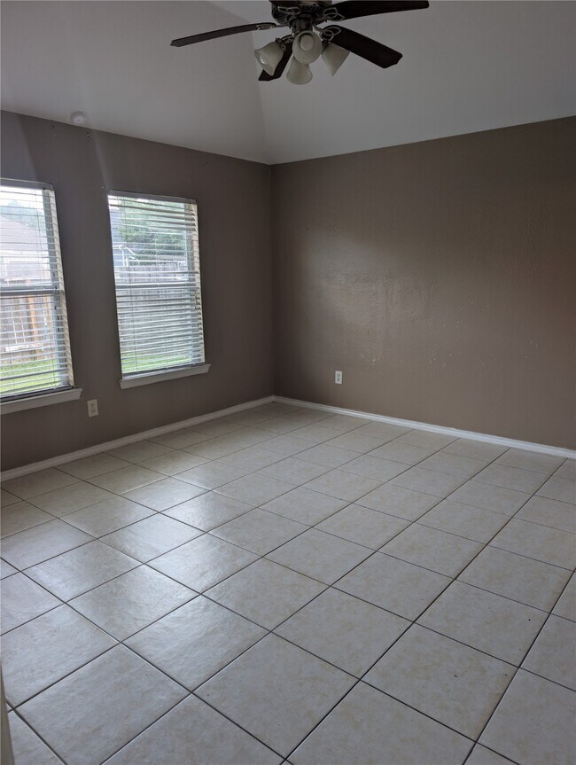 Building Photo - 16626 Williamhurst Ln