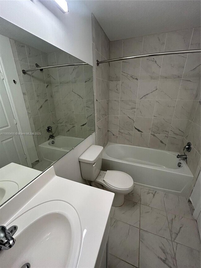 Building Photo - 4756 SW 63rd Ave