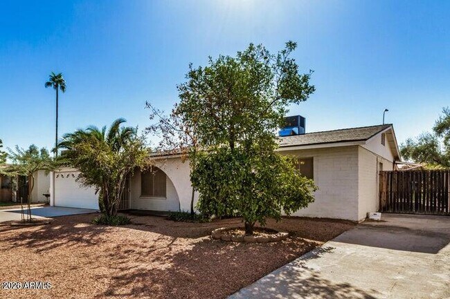 Building Photo - 1941 E Pegasus Dr