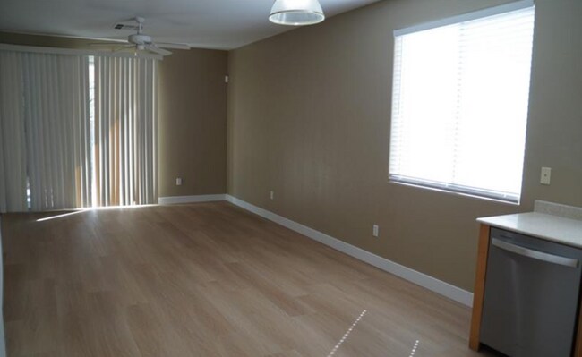 Building Photo - 10181 Bentley Oaks Ave