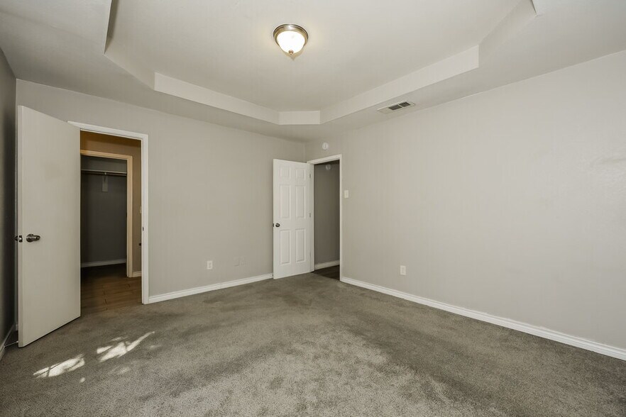 Building Photo - 522 Chancellorsville Dr