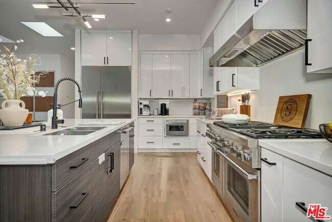 Building Photo - 4203 Saugus Ave