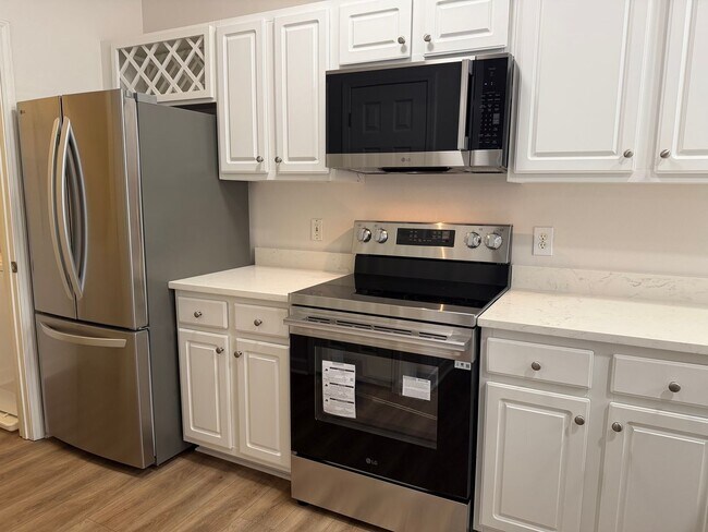 Building Photo - Newly Remodeled Condo at The Preserve at Indigo Run!