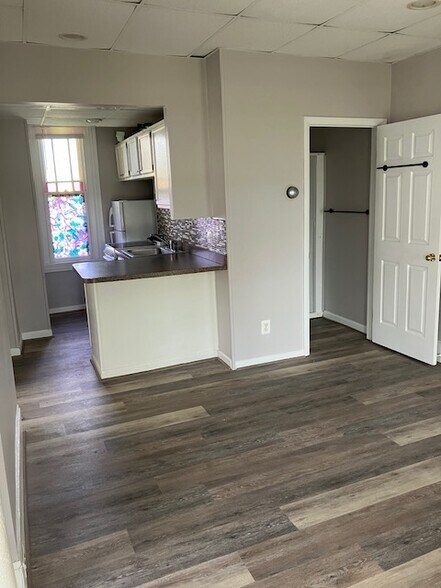 New flooring, new shower - 501 Gay St