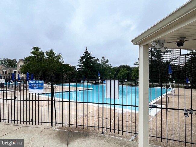Building Photo - 7572 Belle Grae Dr