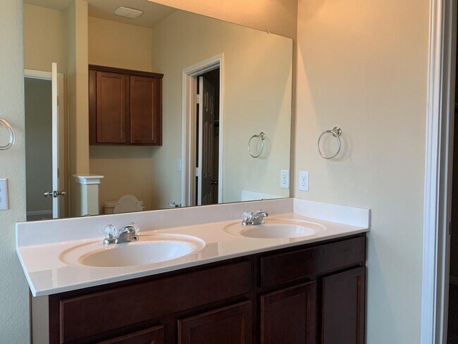 Building Photo - 109 Sabine River Dr