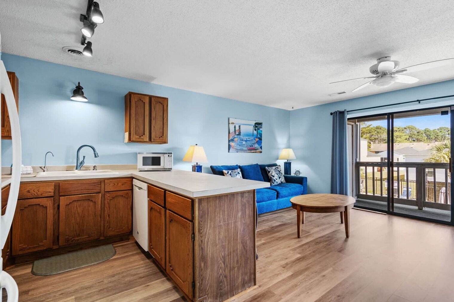 Building Photo - 11 Colony Dr