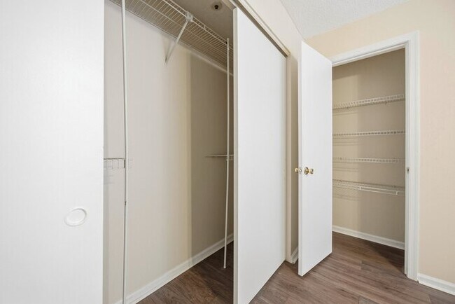 Building Photo - 14053 Vista Dr