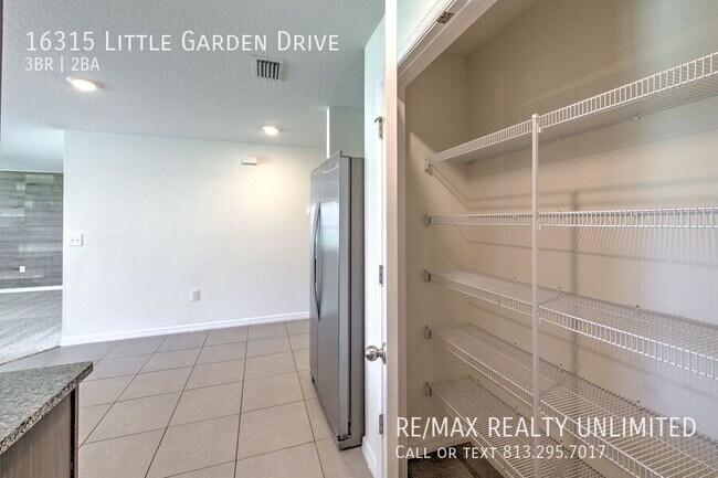 Building Photo - 16315 Little Garden Dr