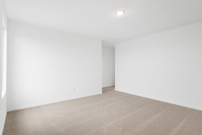 Building Photo - 972 Creek