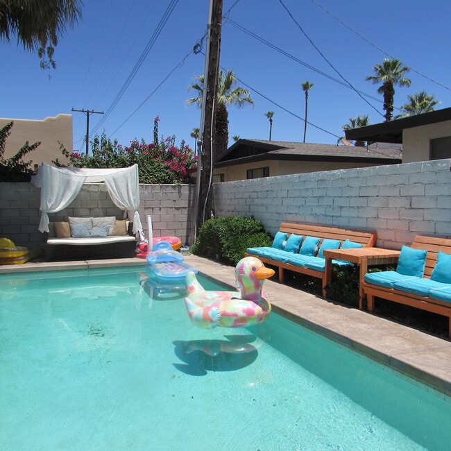 Building Photo - 51240 Avenida Velasco