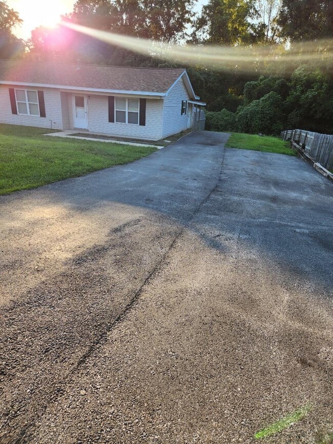 Building Photo - 4690 Opal Dr