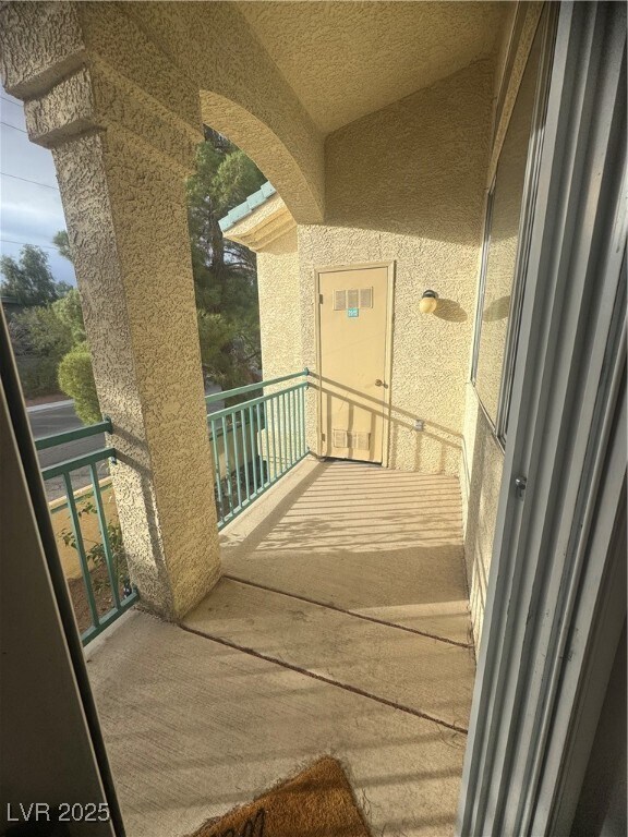 Building Photo - 5155 W Tropicana Ave