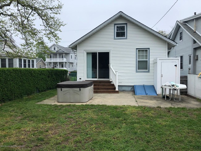 Building Photo - 307 18th Ave