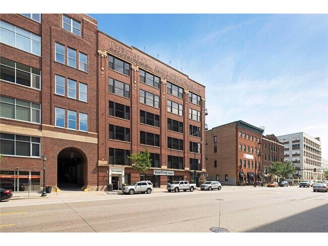 Building Photo - 618 N Washington Ave