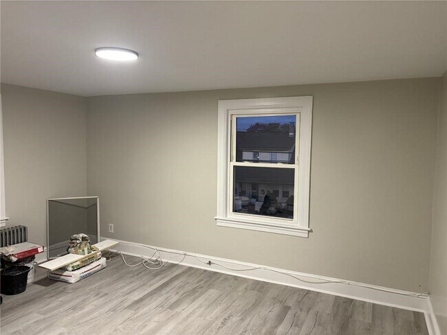 Building Photo - 610 Killingly St