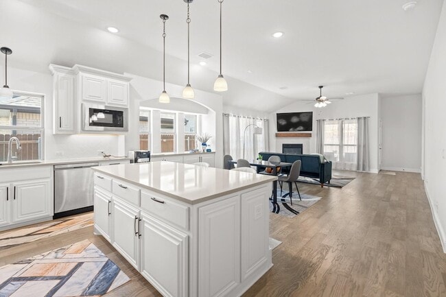 Building Photo - 8508 White Rock Ln