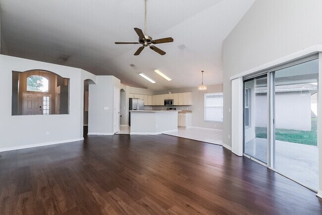 Building Photo - 1541 Scotch Pine Dr