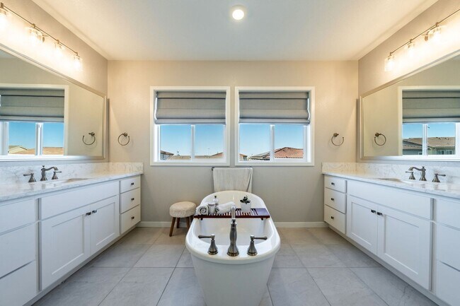Building Photo - 4623 Flagstaff Dr