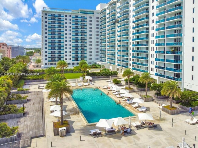 Building Photo - 2301 Collins Ave
