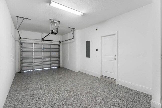 Building Photo - 552 Sanderling Cir
