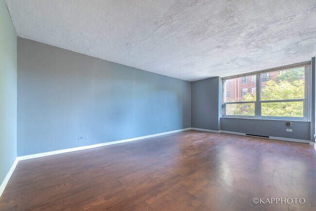 Building Photo - 720 W Gordon Terrace