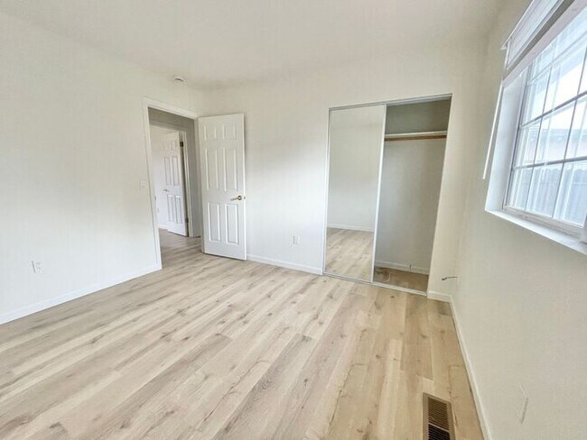 Building Photo - This beautifully maintained 3-bedroom, 2-bathroom Windsor home