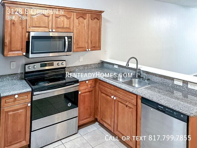 Building Photo - 3128 S Cherry Ln