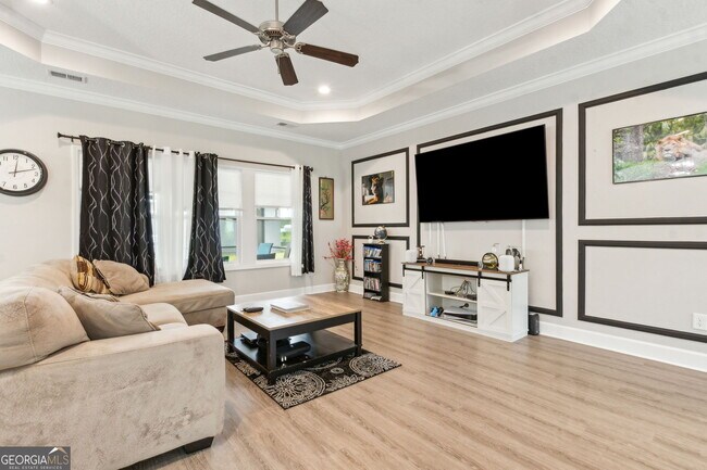 Building Photo - 145 Verano St