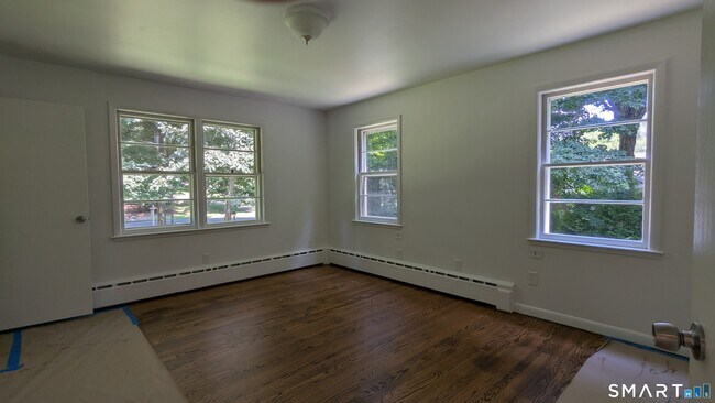 Building Photo - 1139 Brookside Dr