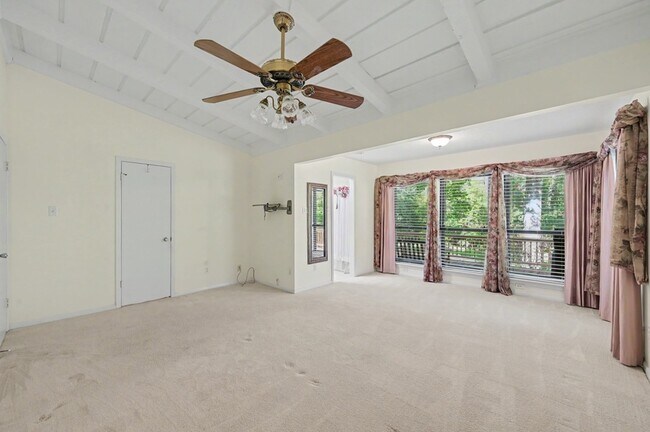 Building Photo - 122 Warbonnet Dr