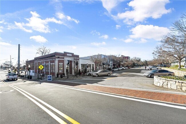 Building Photo - 6023 Skellig St