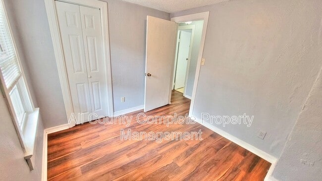 Building Photo - 3553 Owen Ave