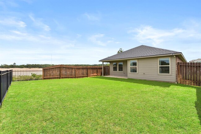Building Photo - 13904 Great Pnes Ct