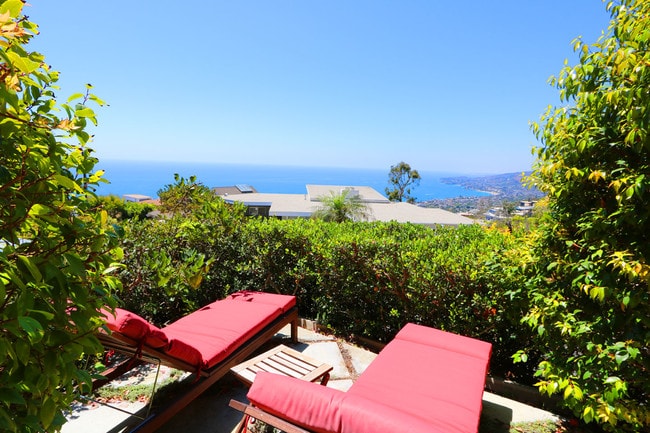 Building Photo - 785 Alta Vista Way